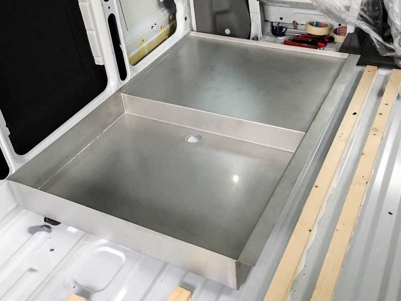Shower tray made of stainless steel