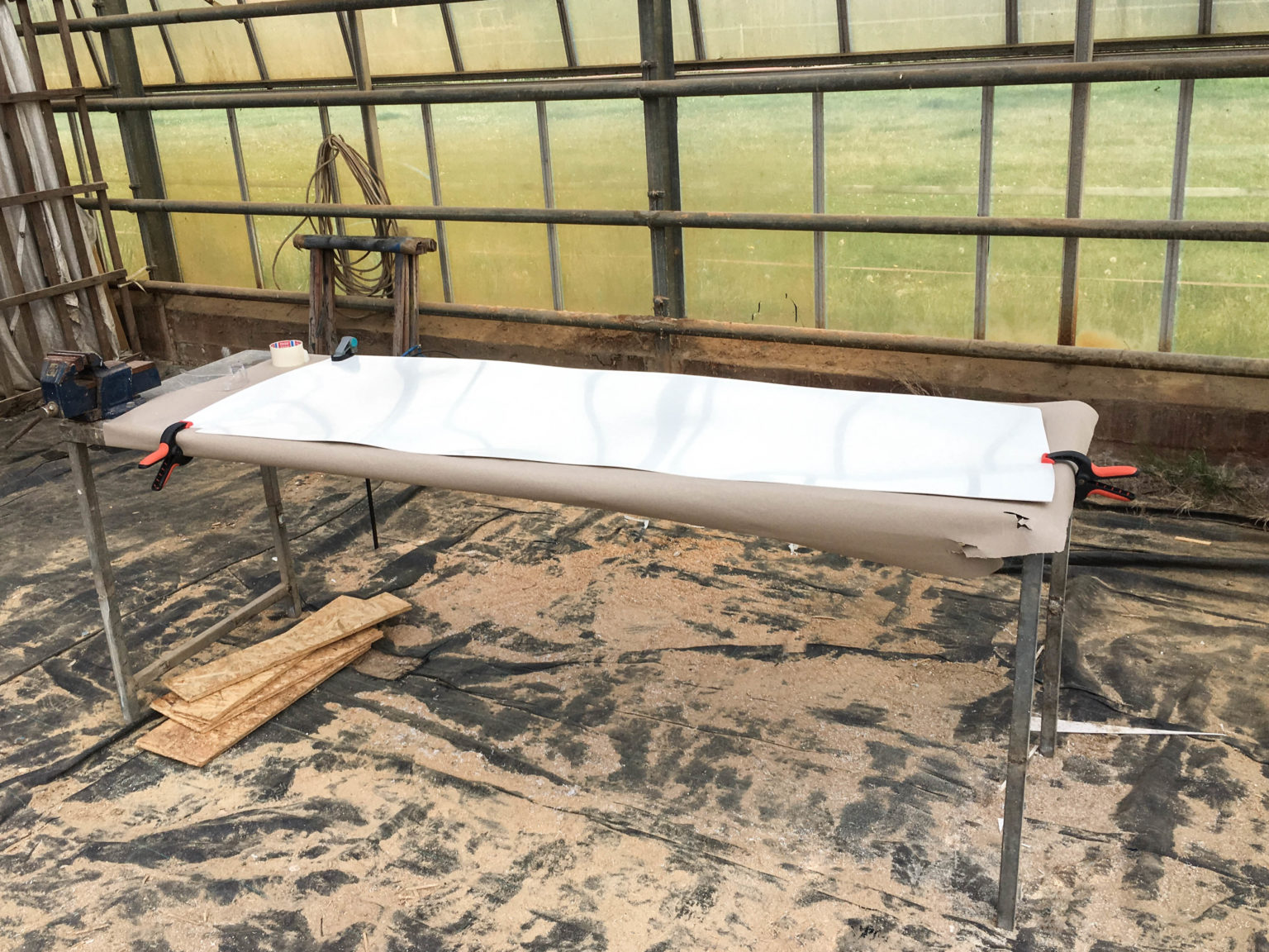 Nasszelle mit Dusche und Toilette im Campervan Overlandys Nasszelle mit Dusche und Toilette im Campervan Overlandys