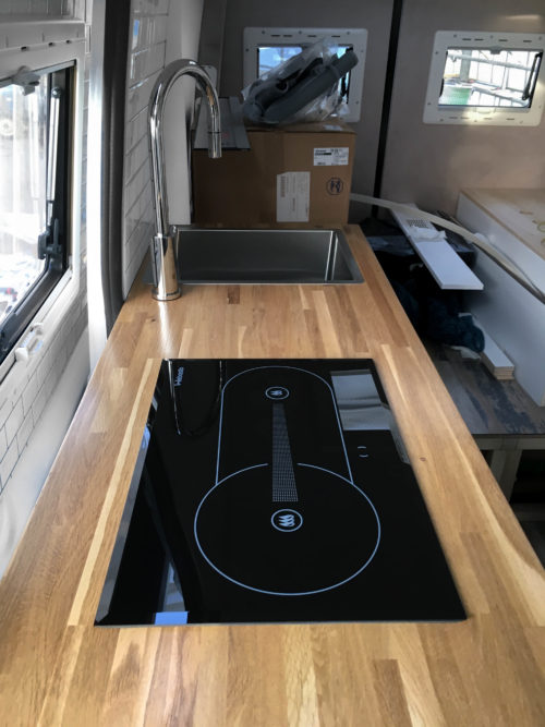 Kitchen Countertop in DIY Camper Kitchen – Overlandys